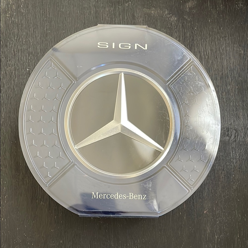 Mercedes-Benz Sign Fragrance